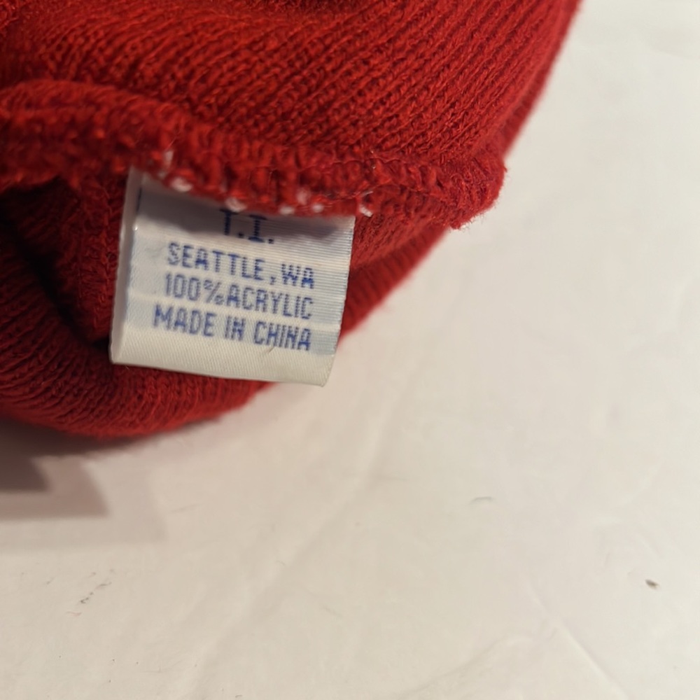 Red acrylic beanie. Alaska. Pretty embroidered Alaska design. - Picture 3 of 4